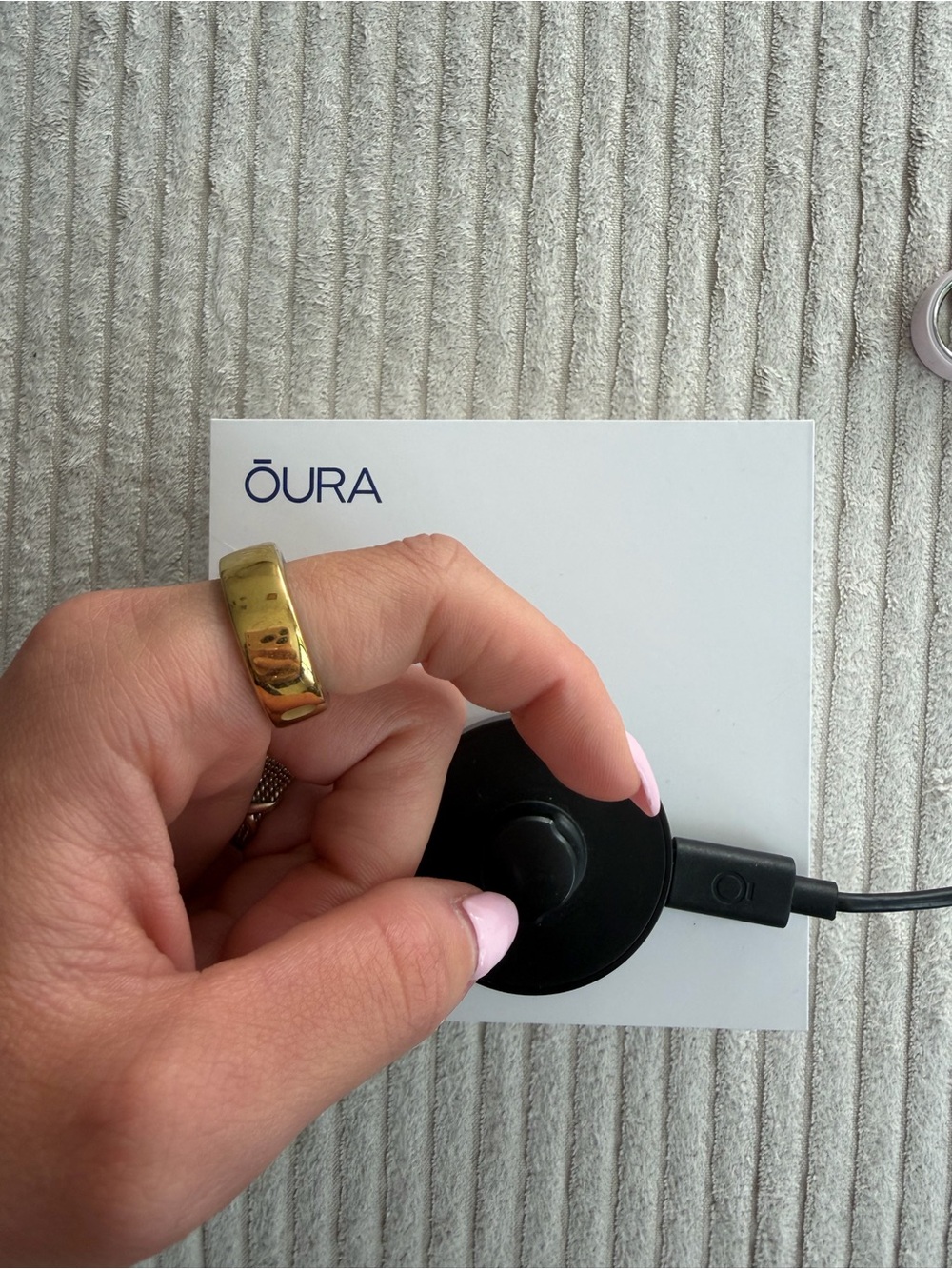 Oura Gold or Rose Gold with Charger with Black Magnetic Pad